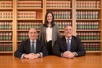 abogado Salvador & Herrero, Abogados